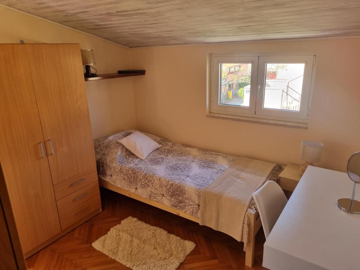 Greenview Apartment With Parking Ровин Екстериор снимка