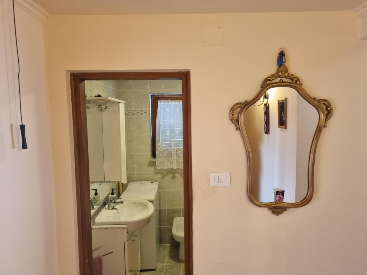 Greenview Apartment With Parking Ровин Екстериор снимка